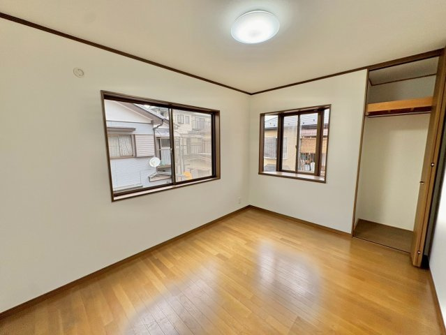 洋室6帖・収納付きで、お部屋がすっきり片付きます。