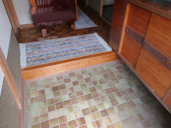 【片野町・中古住宅の玄関】