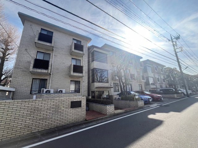 ？あふれる都立石神井公園まで徒歩4分の好立地！新耐震基準適合マンションです。