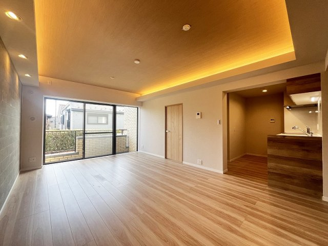 暮らしの中心となるリビングは、ご家族で心地良く過ごせる空間に。