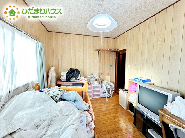 日の当たるお部屋ですので、集中できます！