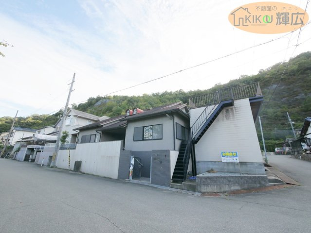 外観：328000444077