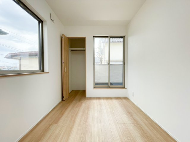 洋室2部屋からバルコニーに出れる間取り