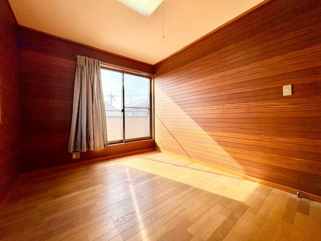 洋室6帖・収納付きで、お部屋がすっきり片付きます。