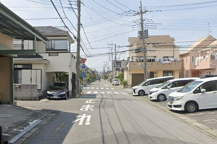 南東×北東角地につき、日当たりの良い立地です