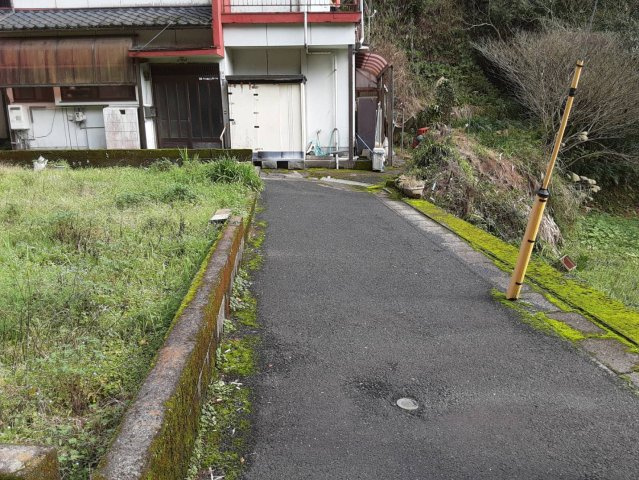 私道（持分あり）。道路幅約2．8ｍ