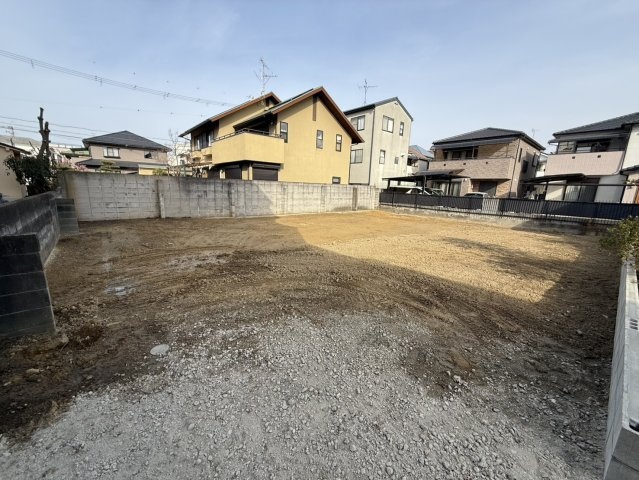 前面道路含む現地写真です