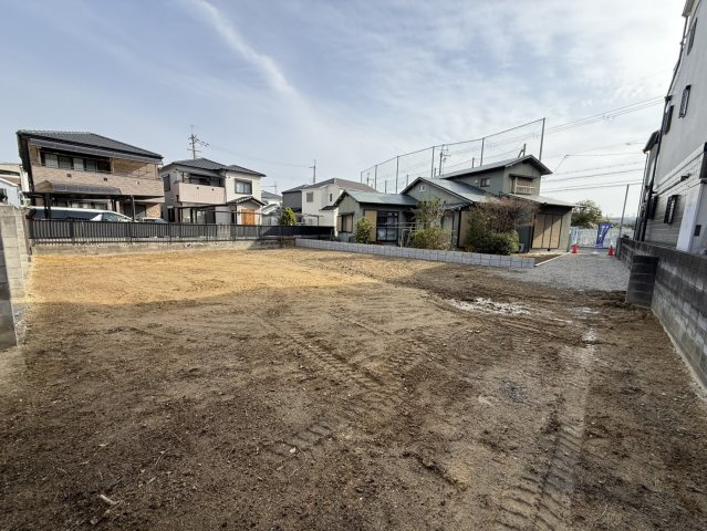 前面道路含む現地写真です