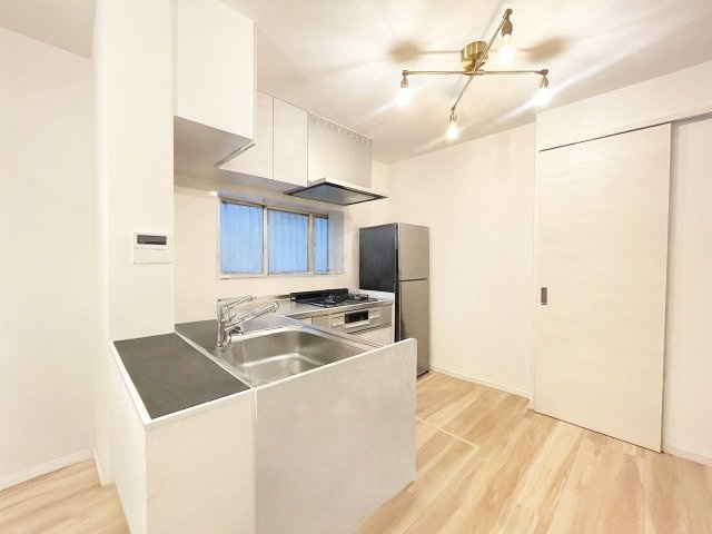 お子さまの様子をみながらお料理ができるカウンターキッチン♪