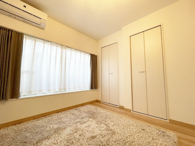 自分時間を楽しむ、明るい子ども部屋