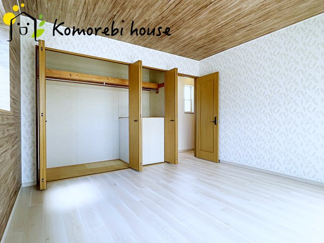 開放的な寝室です