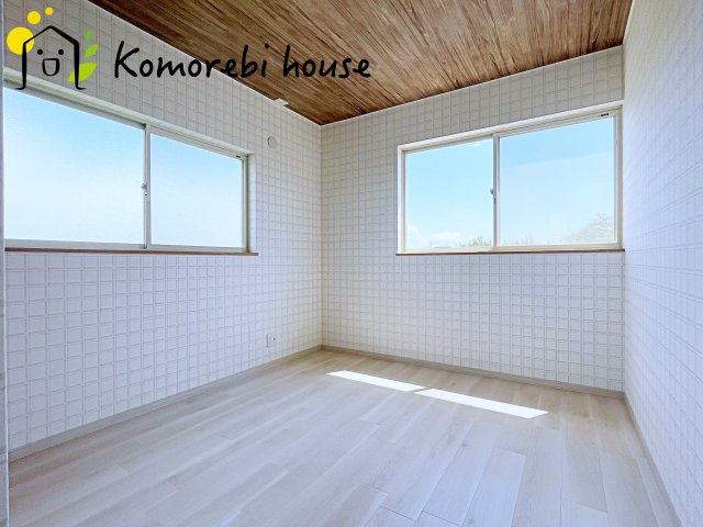 コンパクトで使いやすい洋室です
