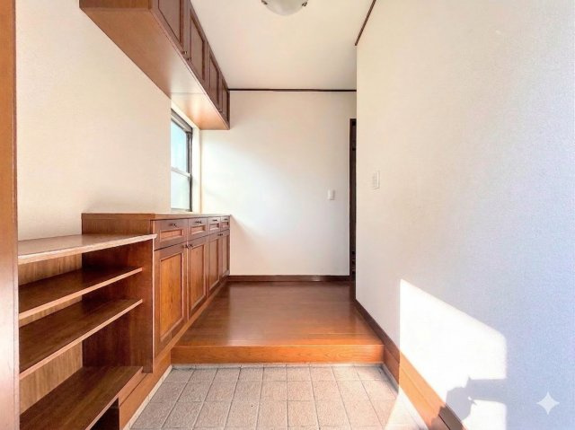 ◆明るい玄関です！散らかりやすい玄関もスッキリする大容量のシューズボックス付き。