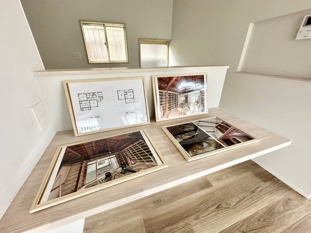 アイランドキッチンにはカウンターがついています。キッチンで家事をしていても、カウンターにいるご家族様とコミュニケーションが取れます。お子さまのスタディスペースとしても使用できますよ。