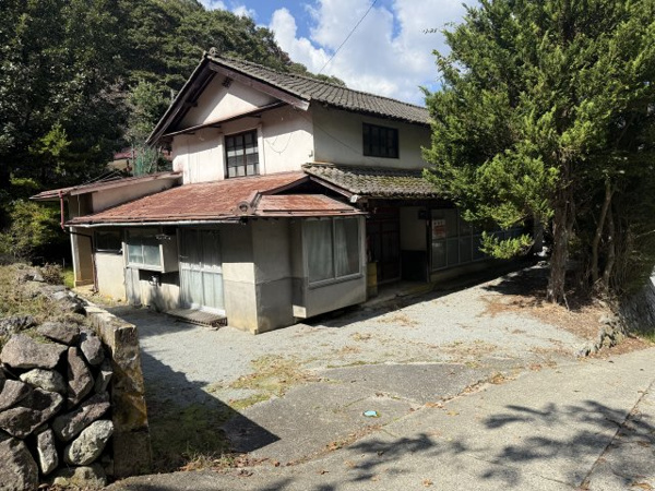 【笛吹市御坂町藤野木　売地の外観】