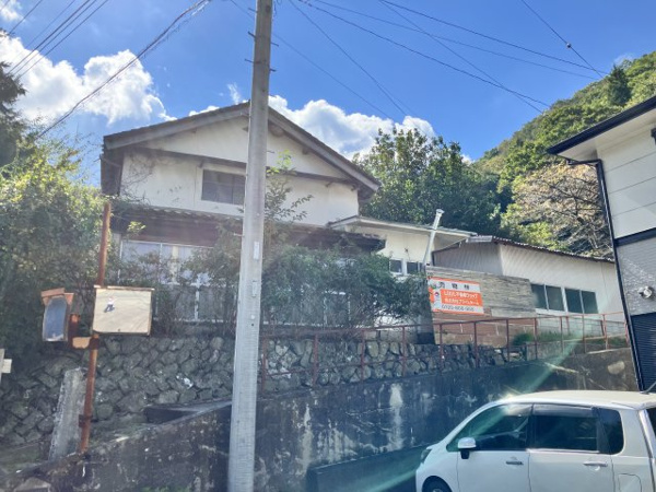 【笛吹市御坂町藤野木　売地の周辺】