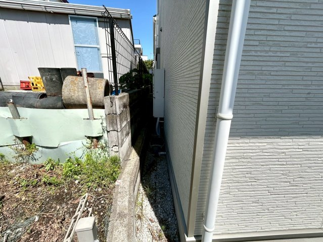 省エネ給湯器とは従来型の給湯器より熱効率が高く、少ない燃料でたくさんのお湯を沸かすことが出来る高効率な給湯器のことを指します。また、省エネ給湯器には種類があり、利便性や効果なども様々です。　