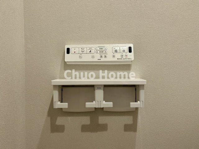 【ウォシュレット】清潔に使いたいお手洗いには最適な設備です。もちろんウォームレットも標準装備です。
