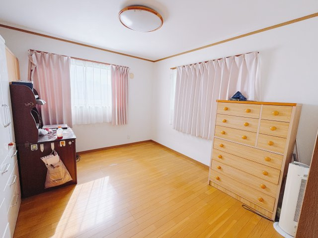 ■洋室｜子供部屋のメリットは「自立心を養うことができる」「自分で整理整頓できるようになる」そして、お子様が成長した際には「プライバシーを確保できる」といい事だらけ♪