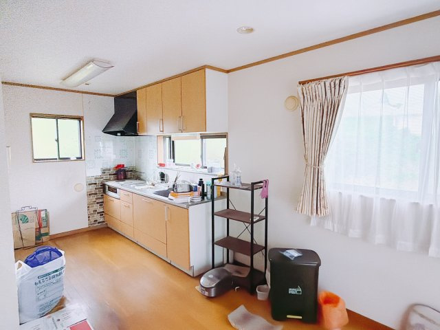 ■リビング｜大きい窓からあたたかいたっぷりの光が入ります♪開放的な空間で毎日をもっと快適に(*＾＾*)
