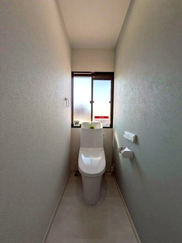1階お手洗いになります。トイレは未使用、新品交換済♪