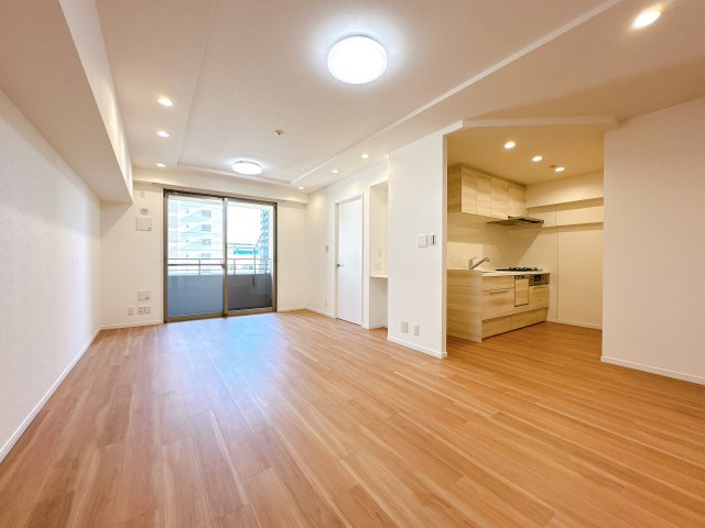 可動式間仕切りを設置することで2部屋に分けることができます♪