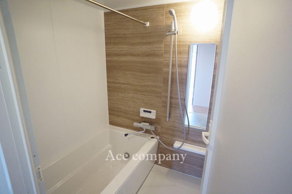 ユニットバス・給湯器（追炊付）・浴室乾燥機、全て新調です☆