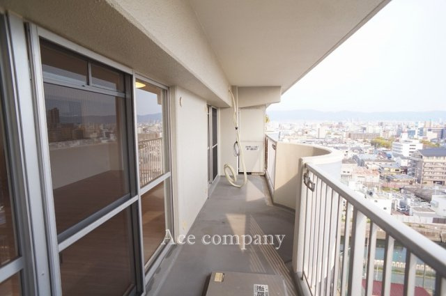 リビングに面した南側のバルコニーです☆陽当り・通風・眺望良好です！