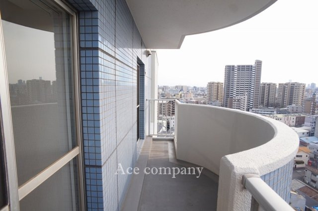 2居室に面した西側のバルコニーです☆