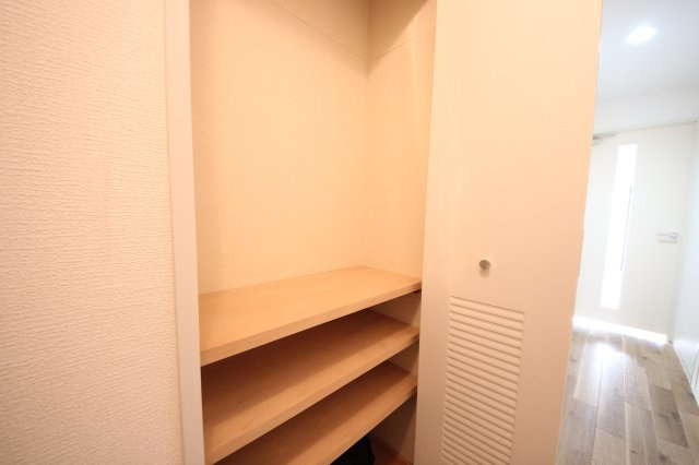 玄関横収納