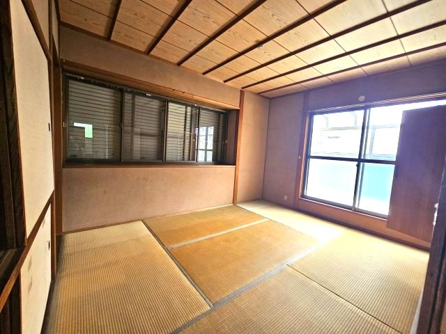 2階の和室です。収納もあります