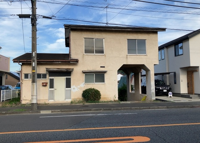 土地を買う際、住む地域の自治体や福祉の補助制度にも注目してみましょう。子供や老人の医療補助やゴミ出しのルールなど、自治体によってルールに大きな違いがあるため、暮らしやすい土地で判断するとよいでしょう。