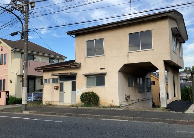 土地探しをしていると都市計画区域という言葉を目にすると思います。法律によって、都道府県知事や国土交通大臣が指定するエリアのことを指しており、都市計画区域は市街化区域と市街化調整区域に分けられています。