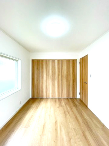 使い勝手のいい洋室です