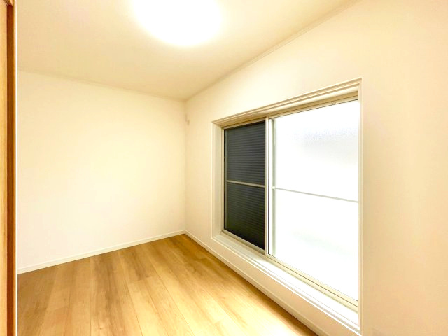 ゆったりした洋室です