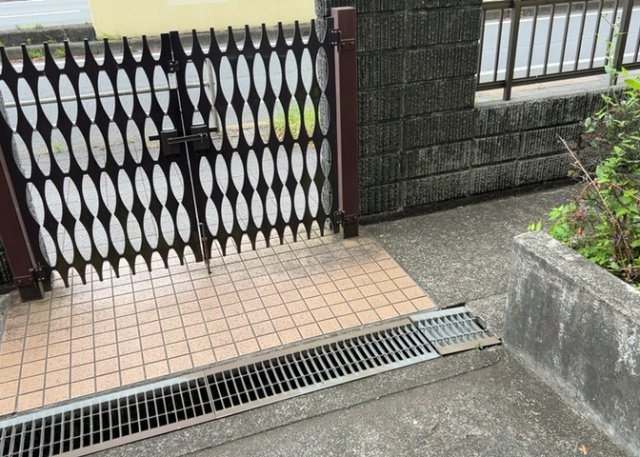 ロビーというと、エントランスと何がちがうの？と思いますよね。実はロビーとエントランスには明確な決まりはありません。物件によっては、エントランスを入って広がるある程度の広さのある空間がロビーとなります。