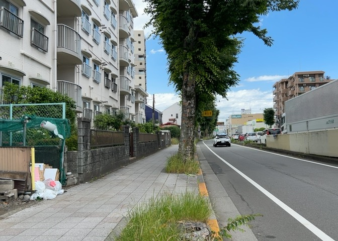 隣家の土地はどうなっているのか、生活利便施設が近くにあるのか、学校まで近いかなど、お客様のライフスタイルにあわせたイメージが重要です。また、近くにあると困る施設が近くにないかも確認するといいでしょう。