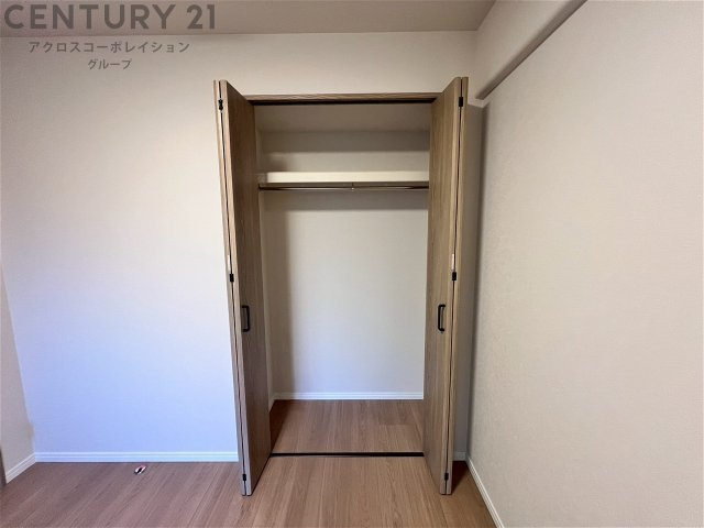 衣類やアクセサリー、小物類の収納が便利で整理整頓がしやすく、部屋の美観を保ちつつ、スペースを最大限に活用できます。衣服のしわやダメージを防ぎ、長持ちさせることができます。