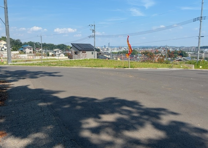 最寄り駅が近いなどの交通アクセスが良い土地だと暮らしやすいですよね。通勤・通学の観点から土地を選ぶことも大切です！自身や家族のライフワークからあったの物件を探しましょう！当社営業がお力になります！