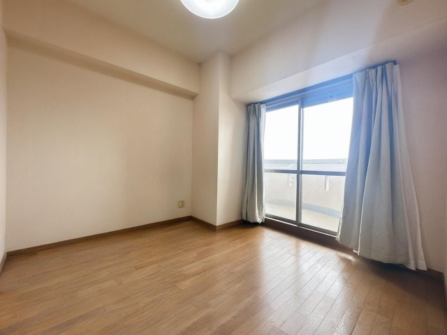 北西側洋室／6．1帖／バルコニー付き