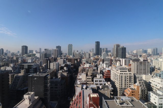 【物件からの展望】18階からの眺望！周りに高い建物がなく大阪の景色を一望できます◎