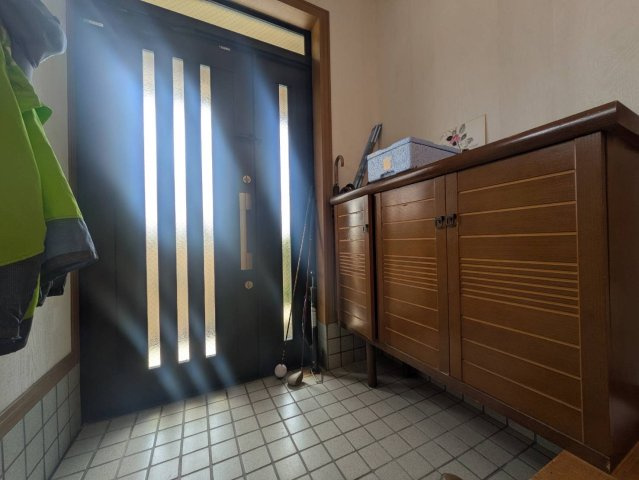 収納もある玄関です