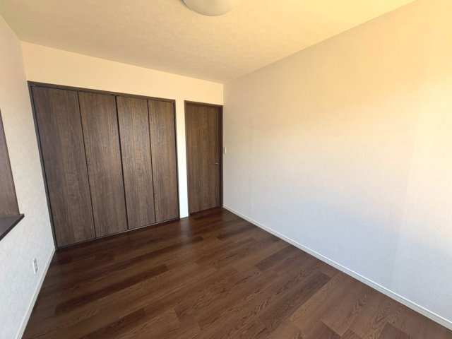 洋室6帖・収納付きで、お部屋がすっきり片付きます。