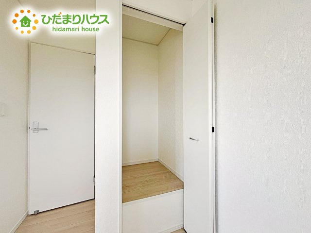 収納があれば物を整理整頓しやすく、部屋が常にすっきりとした状態を保てます。