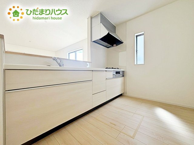 料理をしながらでも、ご家族との会話を楽しめる対面式キッチン♪