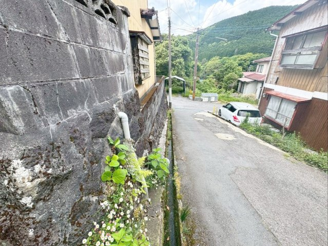 島鉄バス「一本柱鳥居前」停まで徒歩約3分！