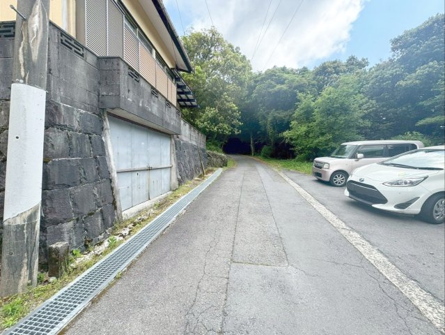 周辺道路幅員：約4ｍ（小浜礼ノ原3号線）