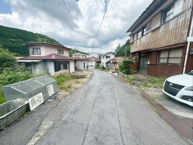 周辺道路幅員：約4ｍ（小浜礼ノ原3号線）