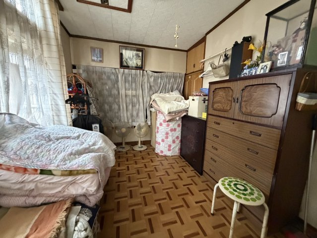 使い勝手のいい洋室です