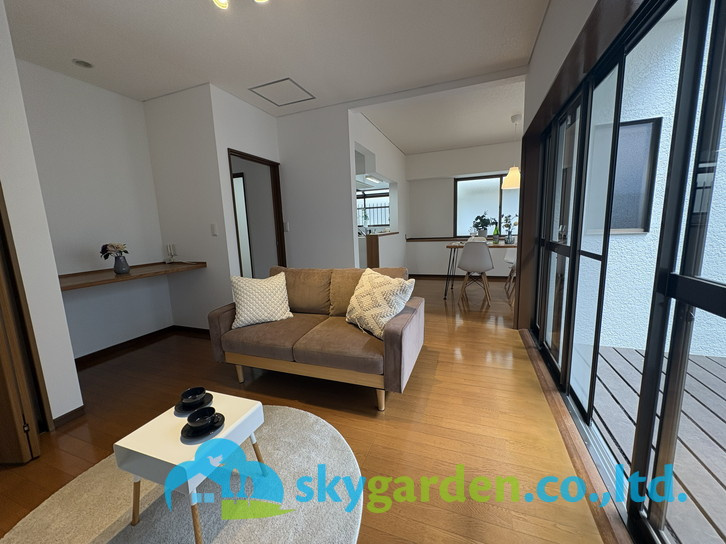 こちらのリビングで趣味の時間をお楽しみください